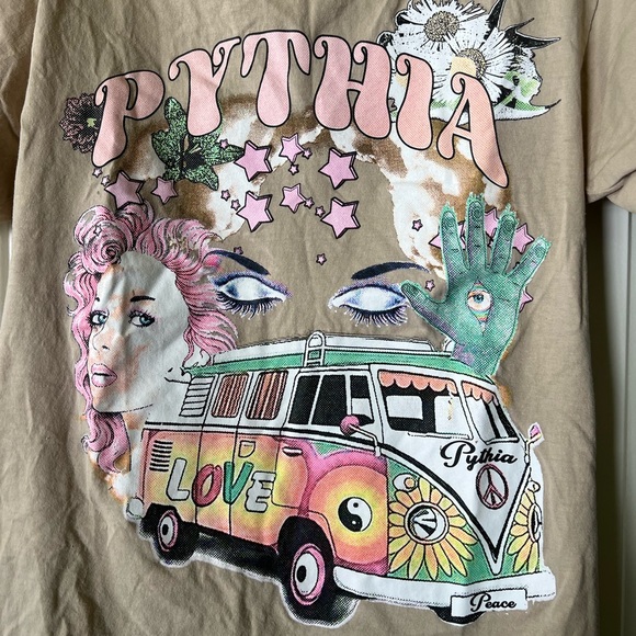 Pythia Tshirt - Picture 3 of 4